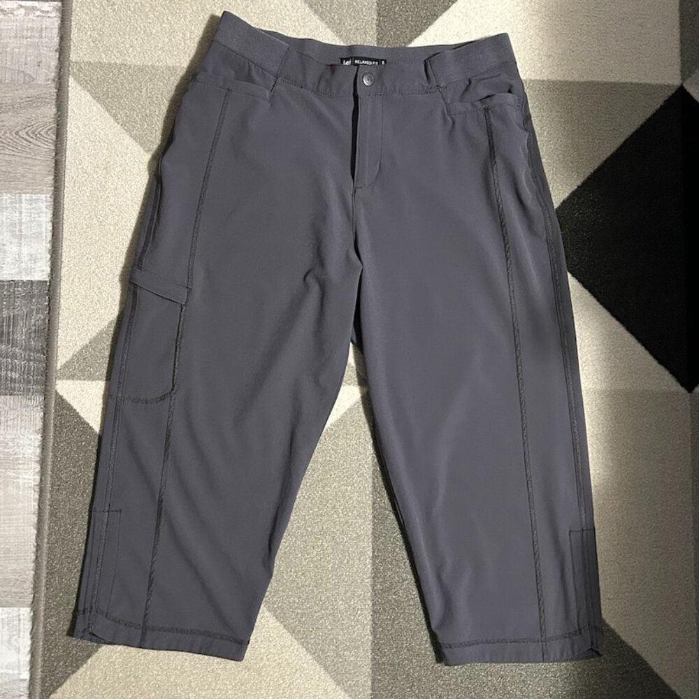 Lee Dark Gray Relaxed‎ Fit Athletic Capris Women's Size 10
